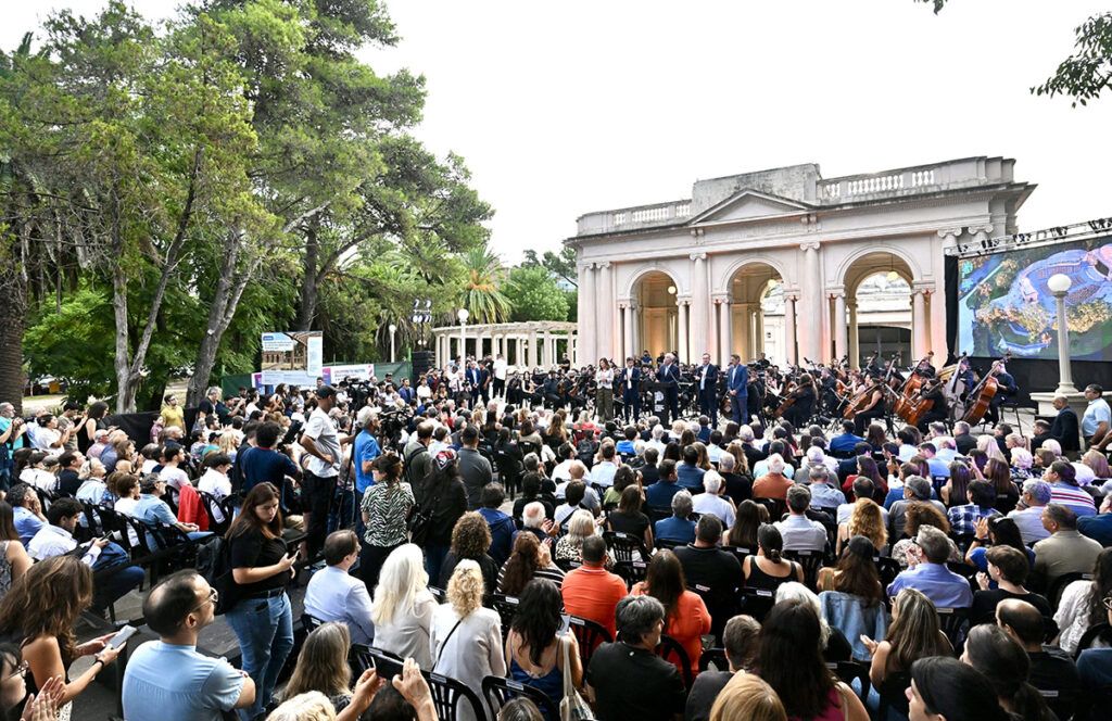Kicillof inauguró las obras de restauración del Anfiteatro Martín Fierro en La Plata