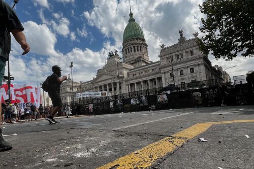 Represión en la marcha contra la Reforma Laboral de Milei