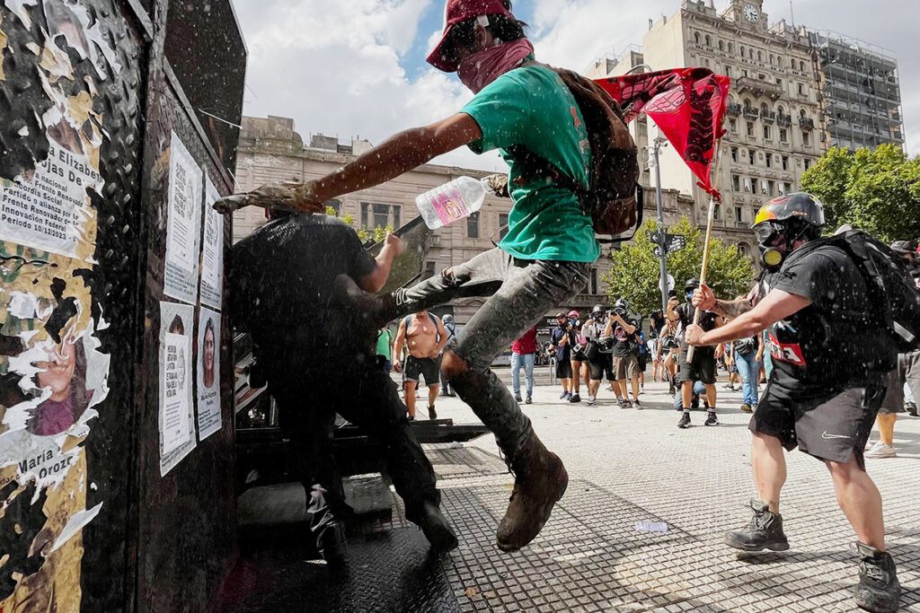 Represión en la marcha contra la Reforma Laboral de Milei
