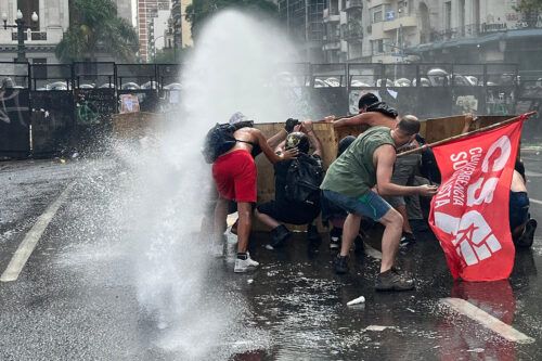 Represión en la marcha contra la Reforma Laboral de Milei