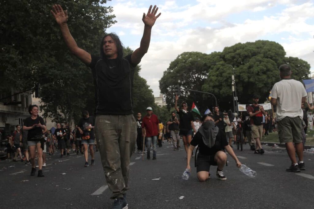 No es reforma, es esclavitud y represión: crónica del gas, las balas y la subasta de derechos