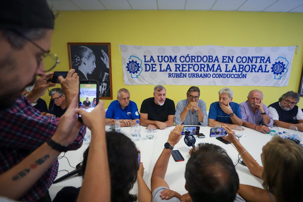El Frente de Sindicatos Unidos marcha en Córdoba contra la reforma laboral