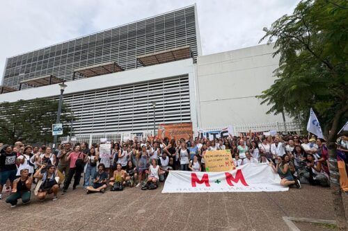 Jornada de lucha en las calles y rechazo en la Legislatura contra los despidos de docentes porteños