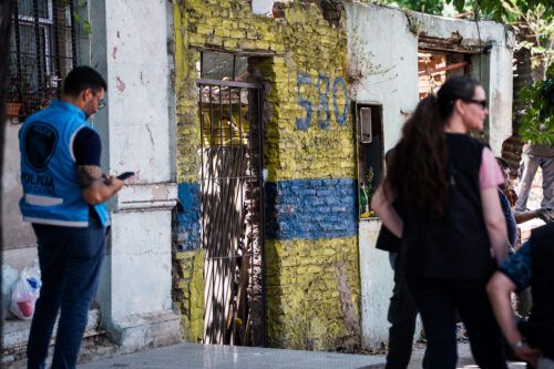 CABA derrumbó una vivienda y desalojó a 7 familias, que continúan sin hogar y sin respuestas
