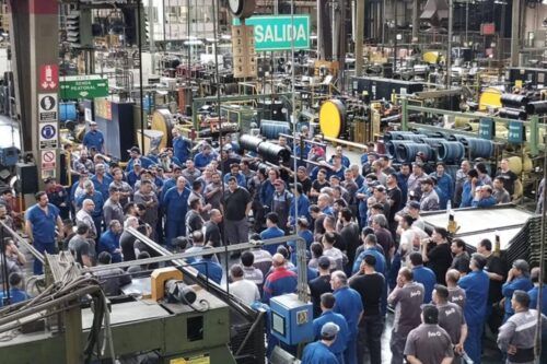 Trabajadores de FATE: “La empresa puso un cartel anunciando el cierre de la planta después de 80 años”