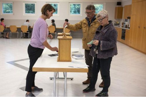 En todos lados se cuecen habas: la industria suiza de armas busca quebrar la histórica neutralidad