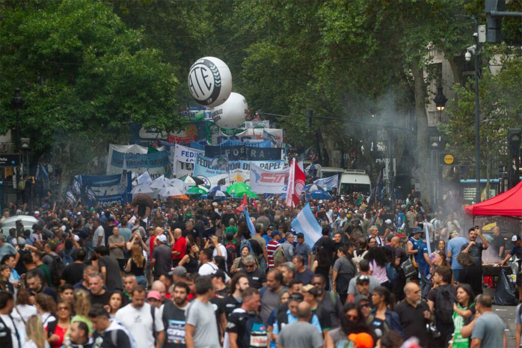 El triunvirato de la CGT se tomará su tiempo mientras el FreSU ya reclamó un paro de 36 horas