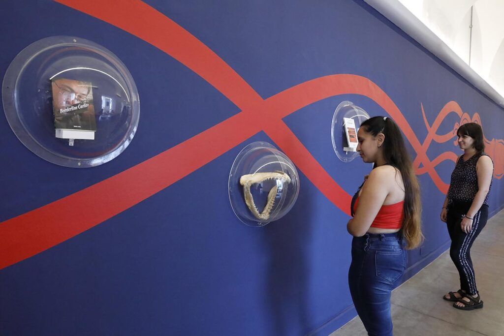 La muestra "Un mundo de Busqued" reconstruye el imaginario de un escritor fascinante