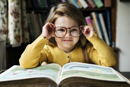 Estiman que para 2050 el 40% de los niños y niñas sufrirán miopía