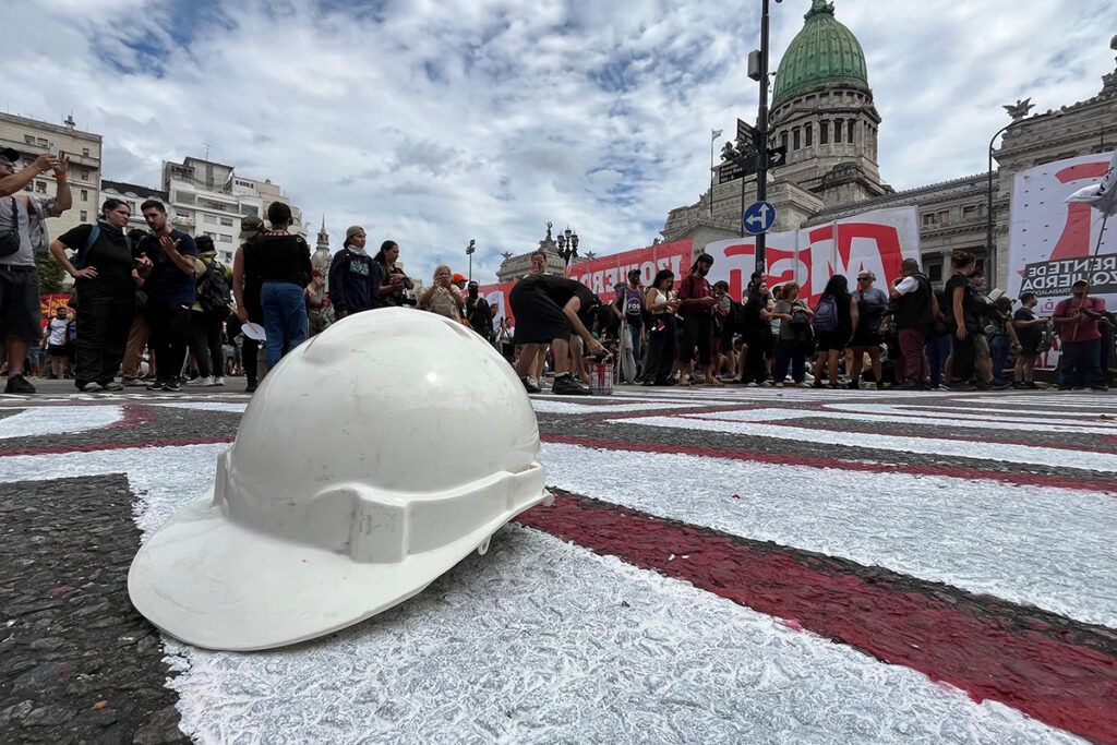 El sermón de los hidrantes: cacería y subasta de derechos en el Congreso enjaulado