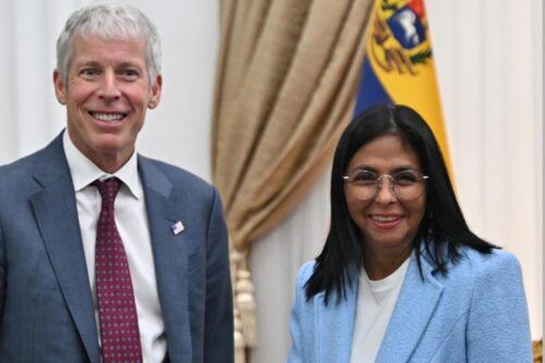 Las «tres fases» del plan que EEUU le presentó a Delcy Rodríguez