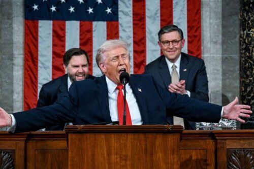 Trump en modo emperador: «EEUU es el país más importante en la faz de la tierra»