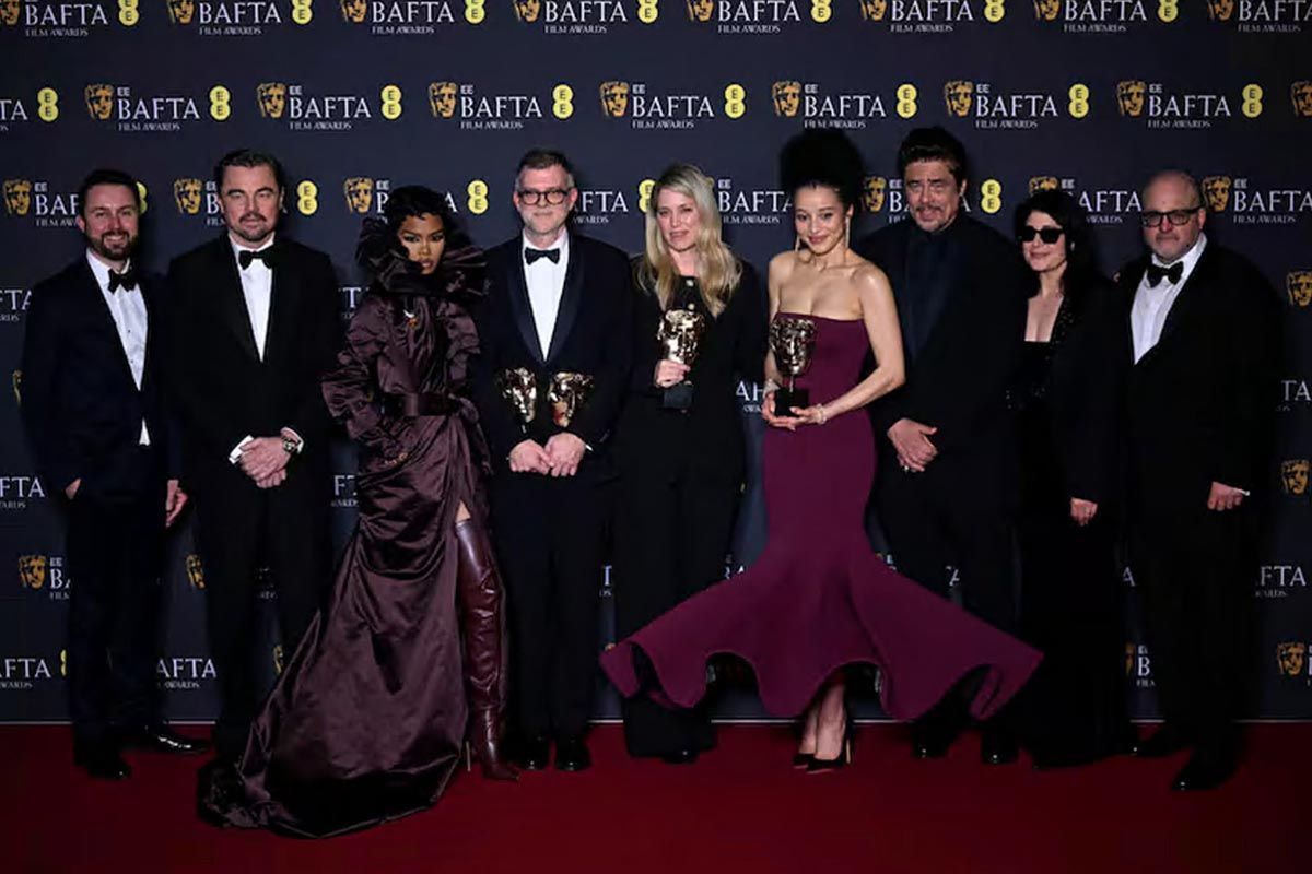 «Una batalla tras otra» triunfa en los premios de la Academia británica y se perfila como favorita en los Oscar