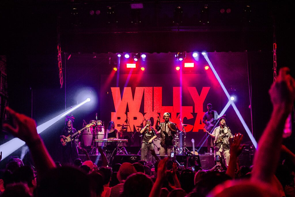 Willy Bronca hizo explotar Niceto con un show potente, político y lleno de invitados