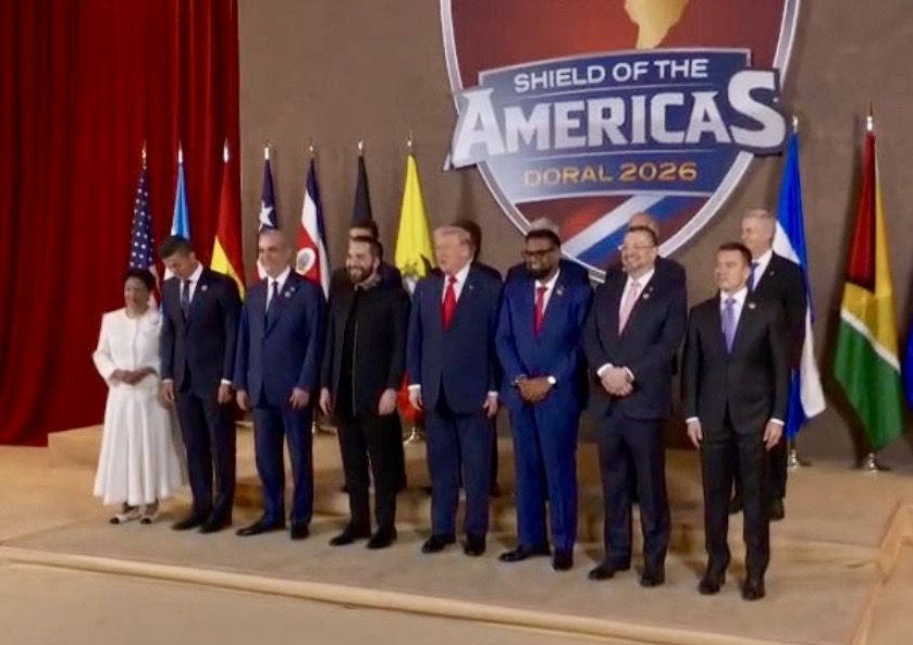 Con Milei en la foto, Trump anunció una nueva coalición militar