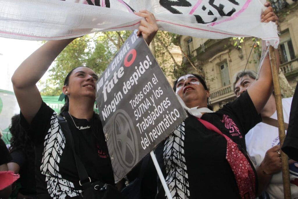 Sin feminismos no hay futuro: mujeres y diversidades unieron luchas en la marcha del 8M