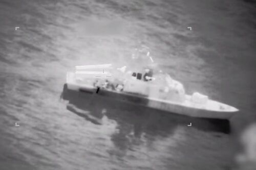 Bombardean a dos buques en el estrecho de Ormuz y nadie se atribuye el ataque