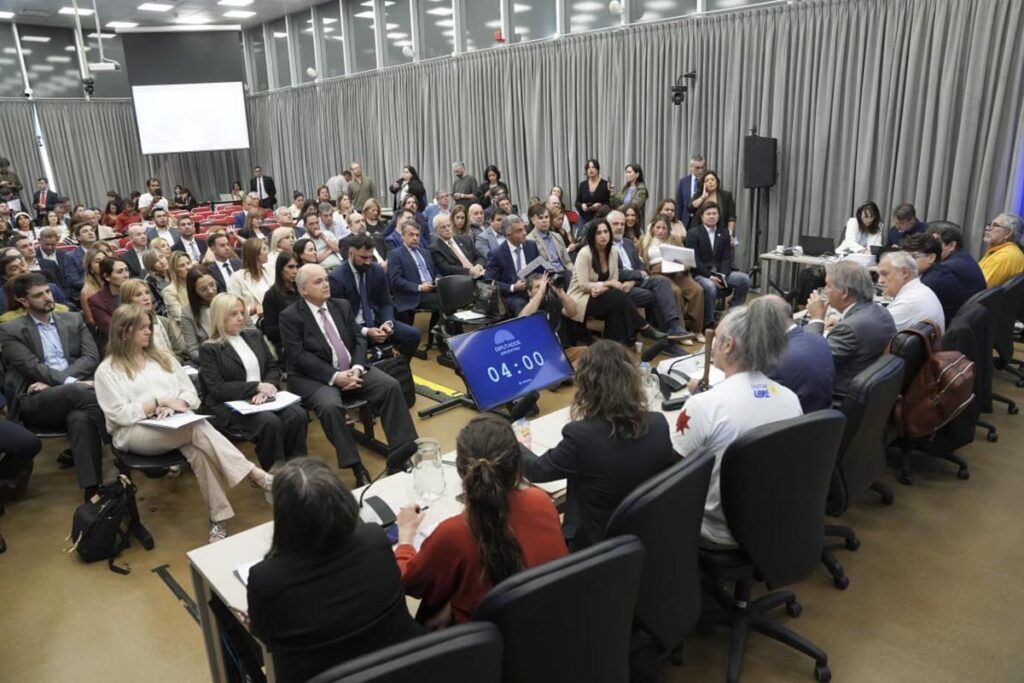 Con polémica por la restricción en la participación, comenzaron las audiencias públicas por la reforma de la Ley de Glaciares