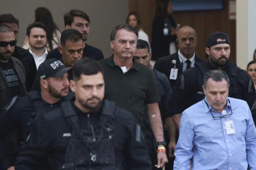 Un juez autoriza a Bolsonaro a seguir su condena con prisión domiciliaria
