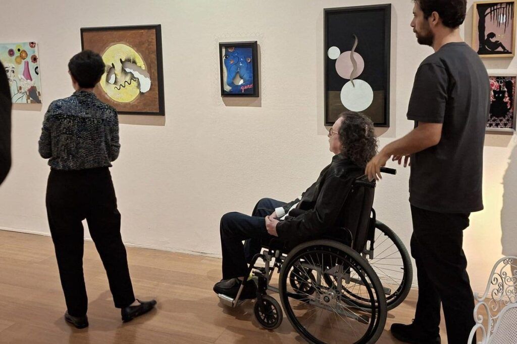 Charly García visitó el Malba y se detuvo ante una obra clave de Antonio Berni