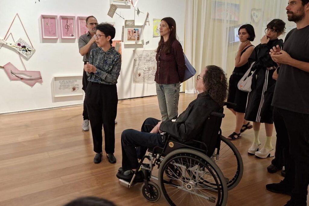 Charly García visitó el Malba y se detuvo ante una obra clave de Antonio Berni