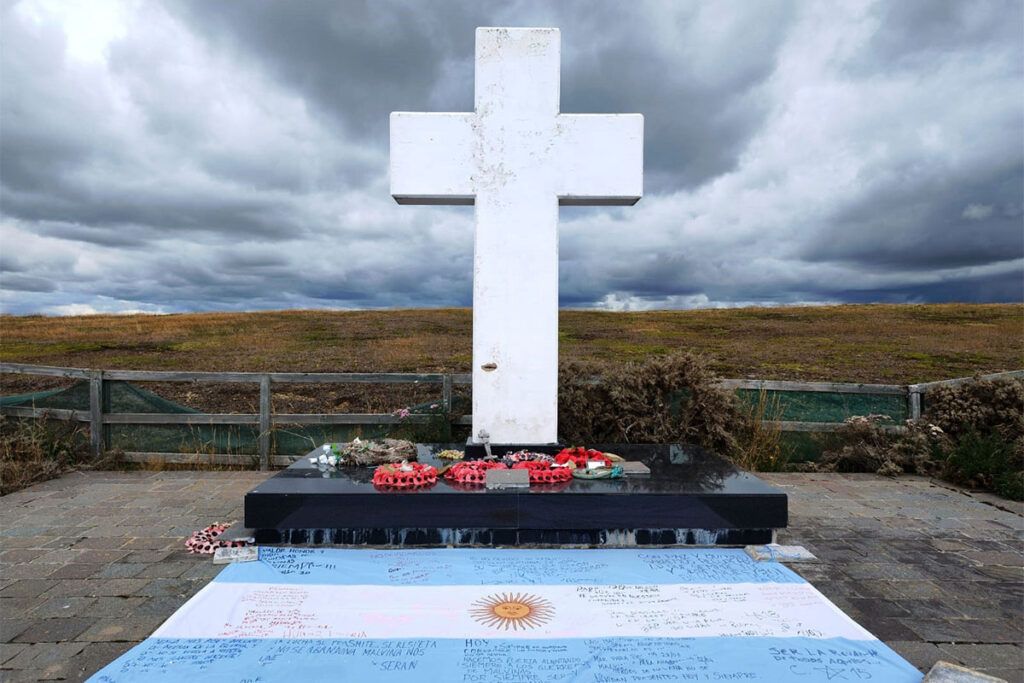 “Patria o colonia”: se llevan el oro, nos dejan la deuda y lo llaman progreso