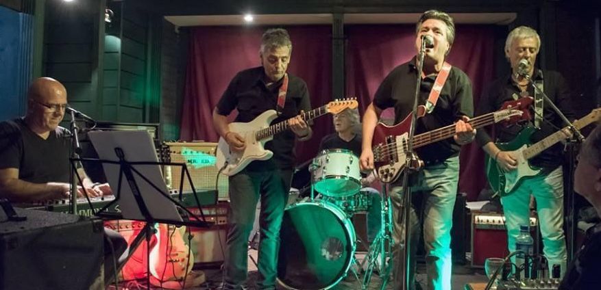 Agenda de espectáculos con lo mejor de la semana: Juana Molina, AC/DC, Tan Biónica, La Bomba de Tiempo y mucho, mucho teatro 16 Agenda de espectáculos con lo mejor de la semana: Juana Molina, AC/DC, Tan Biónica, La Bomba de Tiempo y mucho, mucho teatro