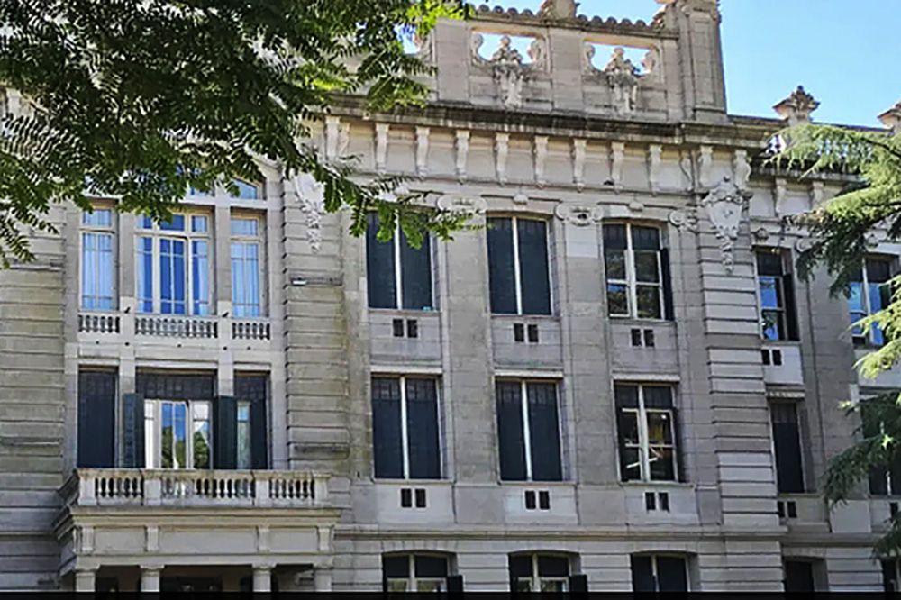 Armas en las aulas: los antecedentes que marcaron una herida abierta en la educación argentina