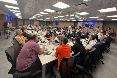 Opositores escucharon a trabajadores despedidos de empresas de todo el país