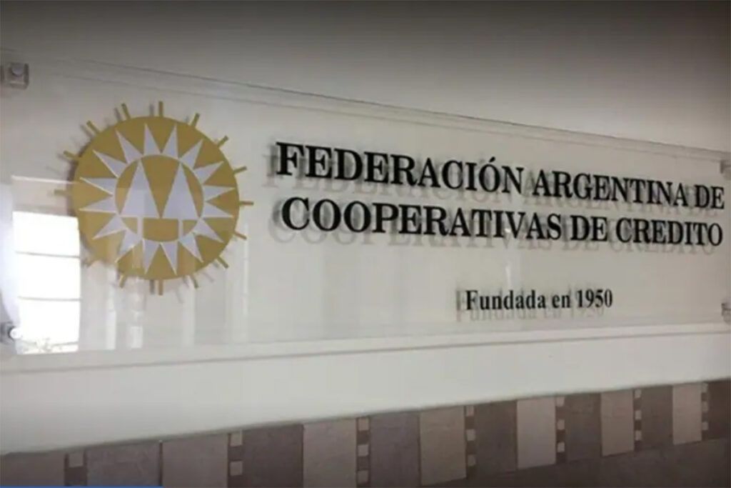 La supervivencia de las cooperativas de crédito en la dictadura
