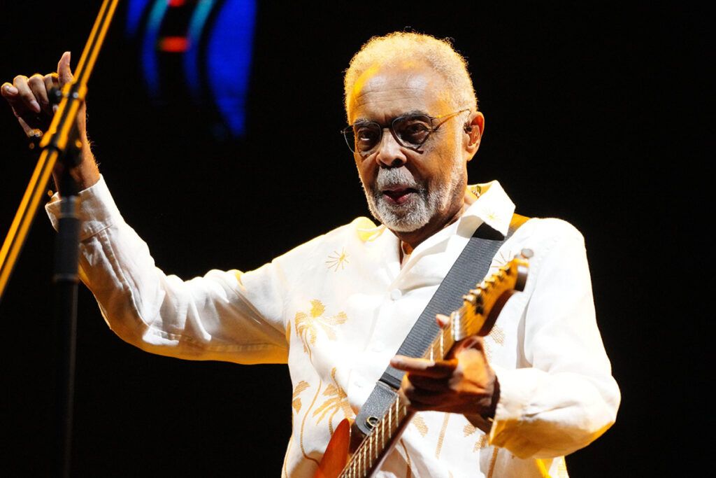 Dos potencias se saludan: Charly García y Gilberto Gil se reencontraron durante el show del brasileño