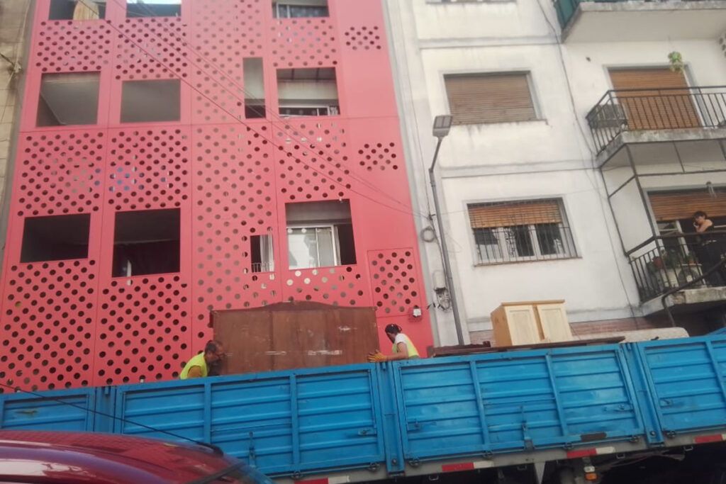 Jorge Macri continúa desalojando familias por supuesto "peligro de derrumbe" 1 Jorge Macri continúa desalojando familias por supuesto "peligro de derrumbe"