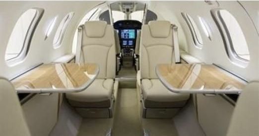 Exclusivo: el video que confirma el vuelo de Adorni y su esposa a Punta del Este en un lujoso jet privado