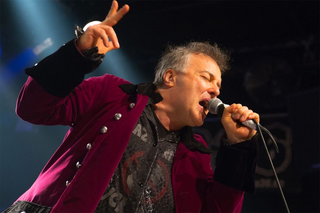 Jello Biafra fue hospitalizado tras sufrir un ACV: qué se sabe de la salud del mítico líder de los Dead Kennedys
