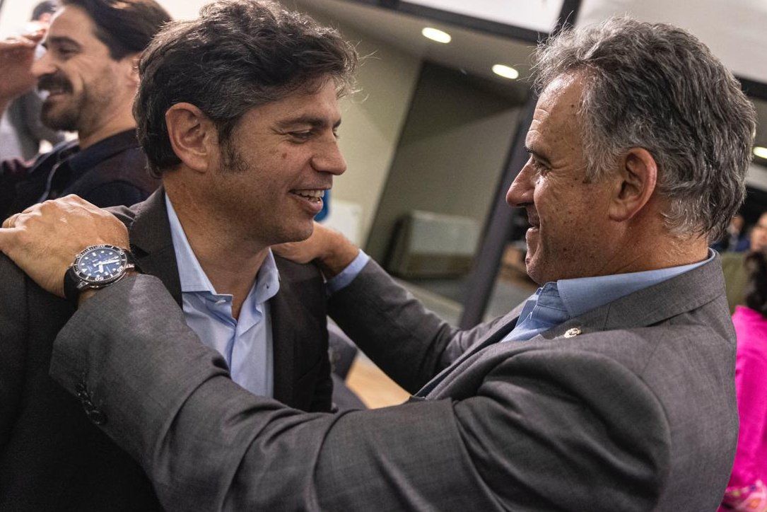 Kicillof se reunió con el presidente Yamandú Orsi y llamó a construir una unidad regional
