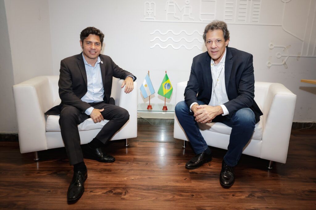 Kicillof se reunió con el presidente Yamandú Orsi y llamó a construir una unidad regional 1 Kicillof se reunió con el presidente Yamandú Orsi y llamó a construir una unidad regional