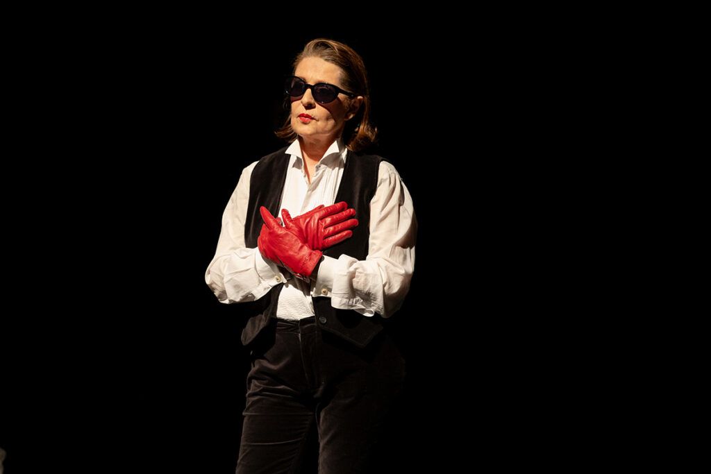 Agenda de espectáculos con lo mejor de la semana: Juana Molina, AC/DC, Tan Biónica, La Bomba de Tiempo y mucho, mucho teatro 13 Agenda de espectáculos con lo mejor de la semana: Juana Molina, AC/DC, Tan Biónica, La Bomba de Tiempo y mucho, mucho teatro