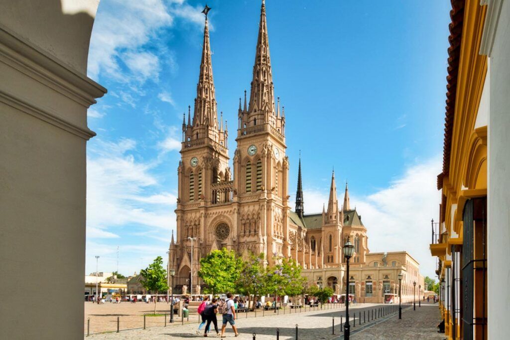 Historia, música y gastronomía, el combo para salir a pasear