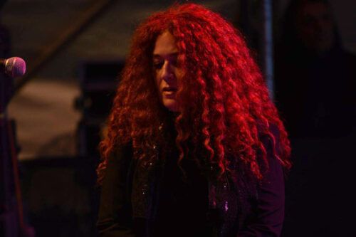 Luz González relanza «Insomnia in the Loop» en vinilo, el disco que la pandemia frenó y hoy vuelve a escena