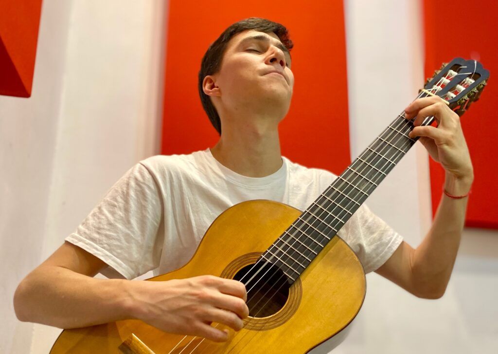 Agenda de espectáculos con lo mejor de la semana: Juana Molina, AC/DC, Tan Biónica, La Bomba de Tiempo y mucho, mucho teatro 1 Agenda de espectáculos con lo mejor de la semana: Juana Molina, AC/DC, Tan Biónica, La Bomba de Tiempo y mucho, mucho teatro