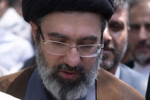 Irán designó al hijo del ayatollah Alí Khamenei como nuevo líder supremo