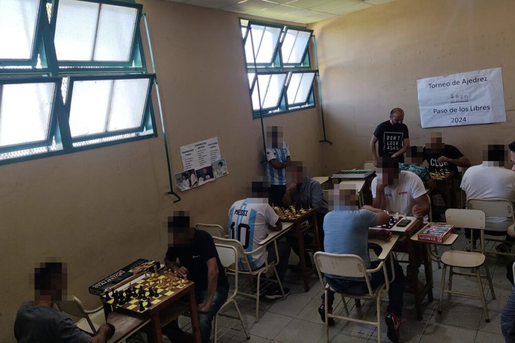 La historia de un docente en contexto de encierro que hace tres años reclama que lo reintegren a su función laboral