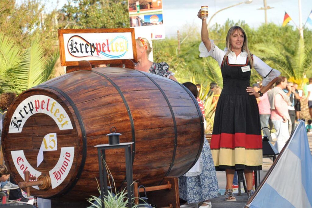 Dónde probar empanadas de vizcacha, bailar tango y disfrutar de espectáculos