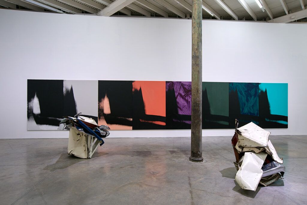 "Penumbra": Warhol, Serra e Irwin en una negociación entre luz y sombra