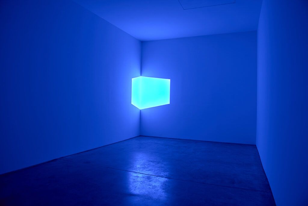 "Penumbra": Warhol, Serra e Irwin en una negociación entre luz y sombra