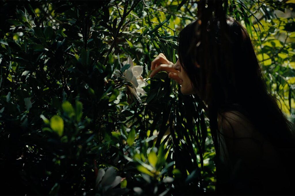 Inés Efron lidera una inquietante secta en “Soy tu mensaje”: “Es una lectura sobre la humanidad”