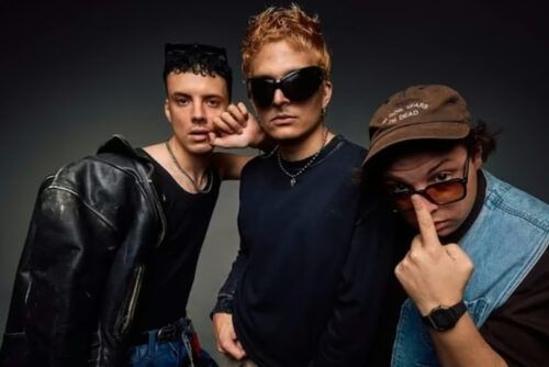 Usted Señalemelo y su nuevo disco «Términos y condiciones»: cinco claves del giro electrónico que cambió a la banda