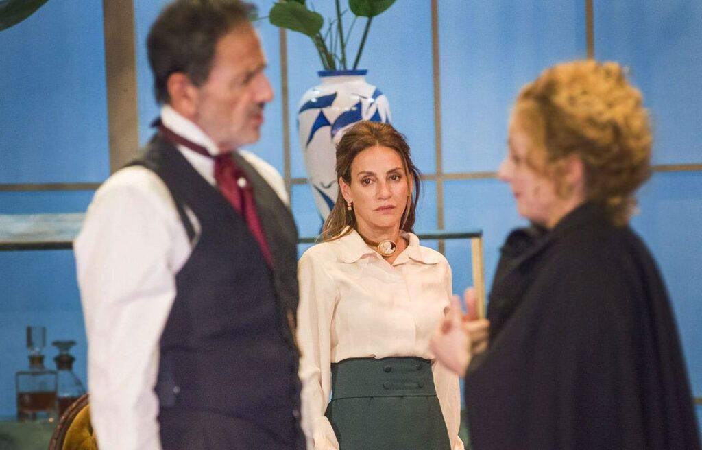 Agenda de Espectáculos con lo mejor de la semana: Bryan Adams, Jim Jarmusch, Darín, Nico Sorín y un festival solidario para los afectados por los incendios en la Patagonia 11 Agenda de Espectáculos con lo mejor de la semana: Bryan Adams, Jim Jarmusch, Darín, Nico Sorín y un festival solidario para los afectados por los incendios en la Patagonia