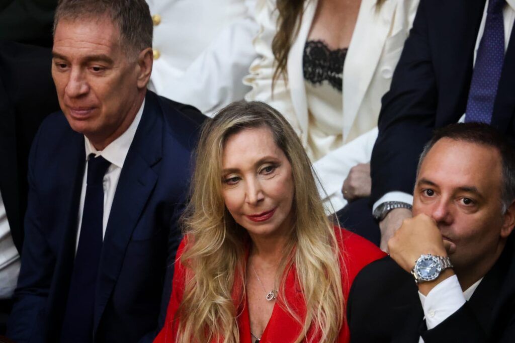 A pesar de la escalada de denuncias, Milei y Karina se preparan para blindar a Adorni