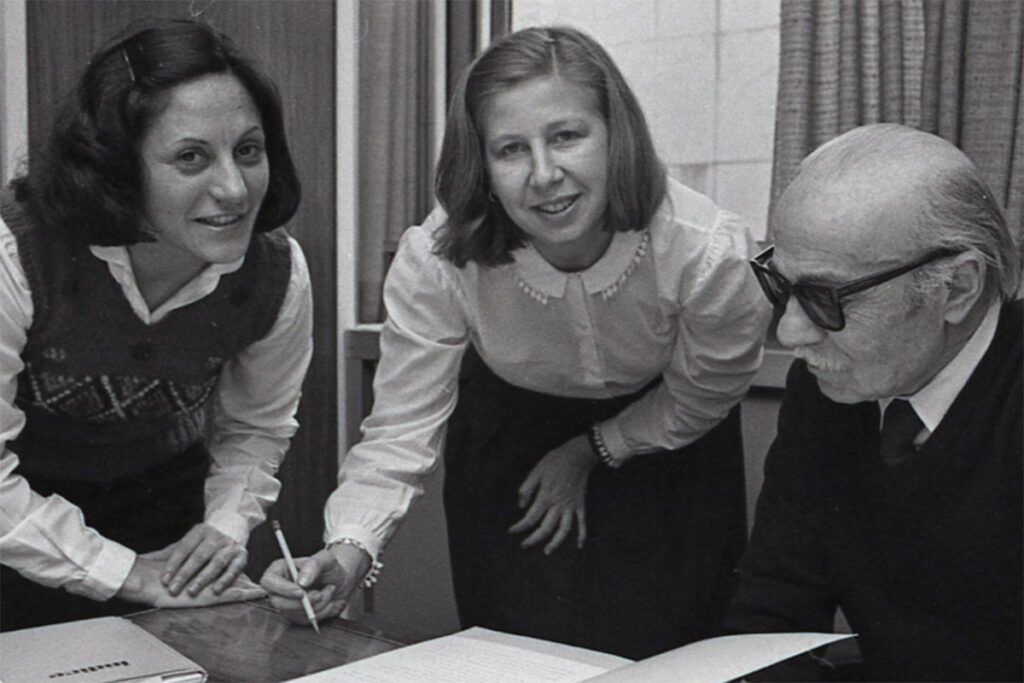 Agenda de espectáculos con lo mejor de la semana: AC/DC, Boy Olmi, Manuel Puig en teatro y películas para ver a 50 años del golpe